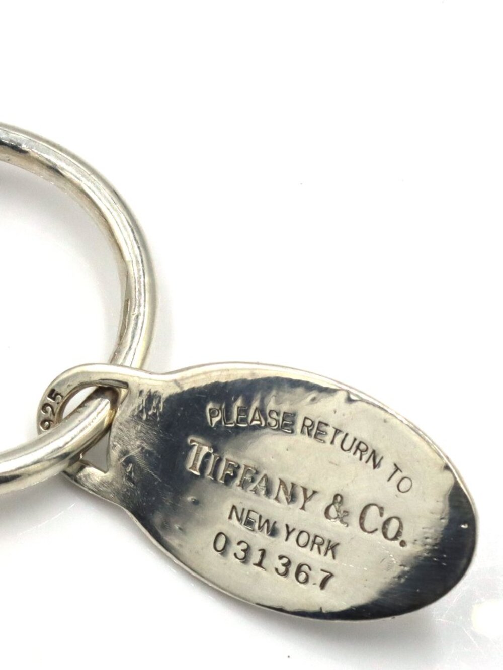 Tiffany & Co return to Tiffany oval tag screwball key ring